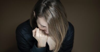 8 Tanda Kamu Depresi - Bukan Malas