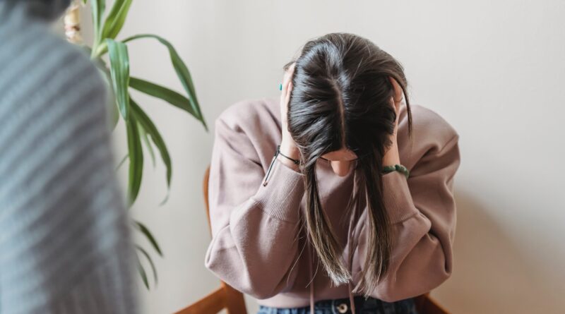 8 Tanda-Tanda Kamu Membenci Dirimu