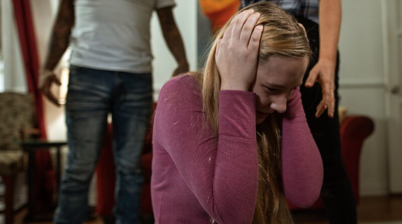 10 Sikap Orang Tua yang Membuatmu Depresi.